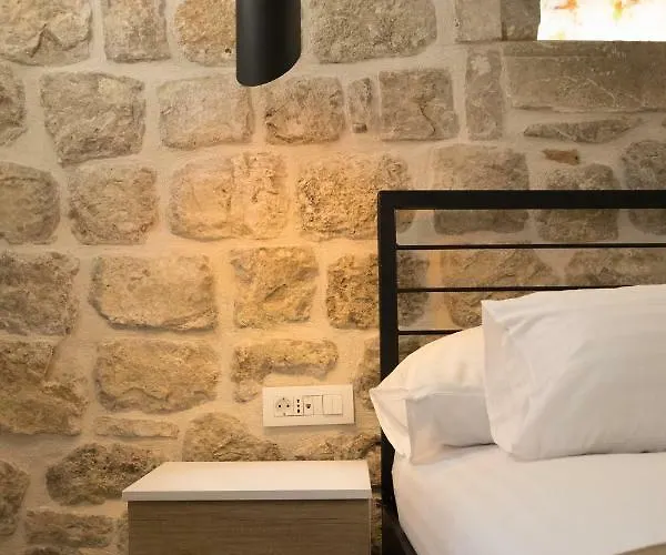 Four Winds Iii B&B 3*