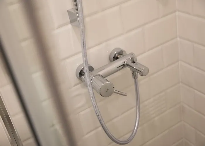 B&B Four Winds Iii 3*