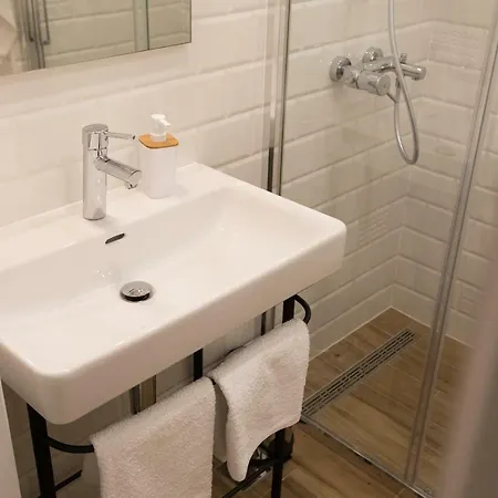 Four Winds Iii Bed & Breakfast